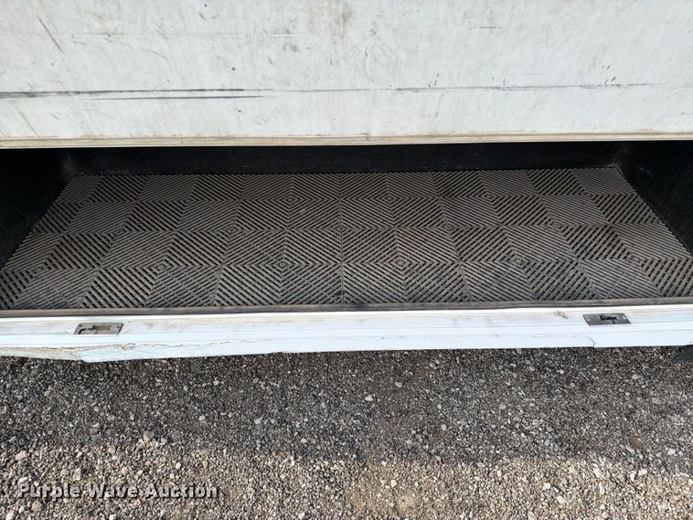 image for item FB5016 2009 Freightliner Business Class M2 bus