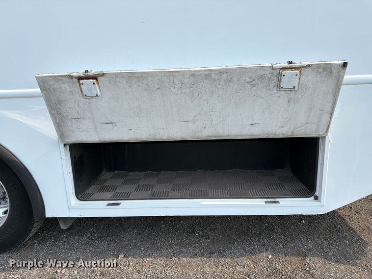image for item FB5016 2009 Freightliner Business Class M2 bus