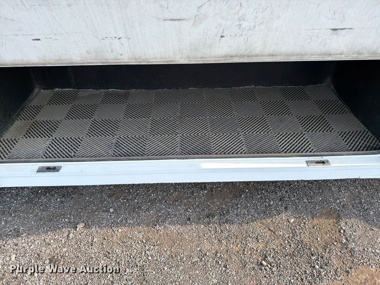 image for item FB5016 2009 Freightliner Business Class M2 bus