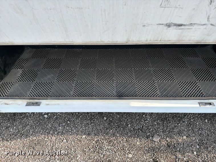 image for item FB5016 2009 Freightliner Business Class M2 bus