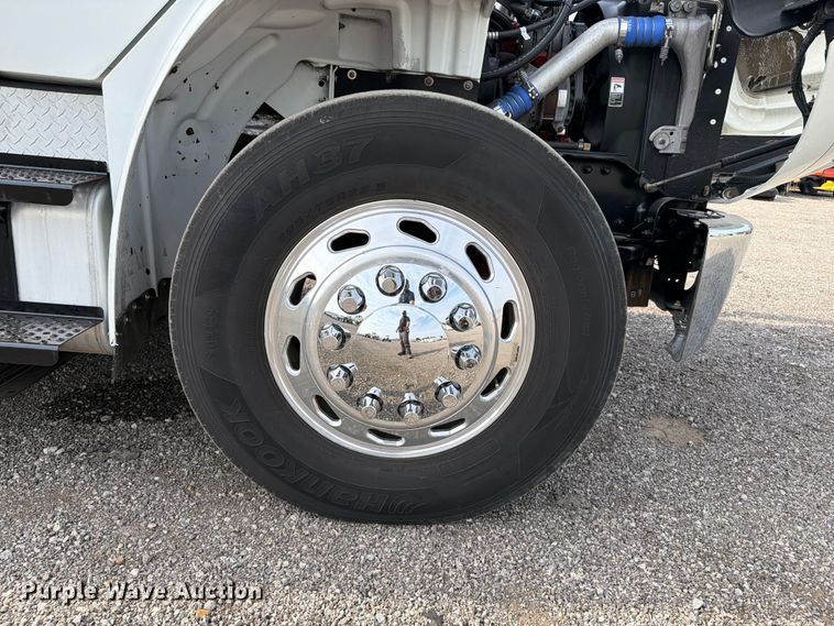 image for item FB5016 2009 Freightliner Business Class M2 bus