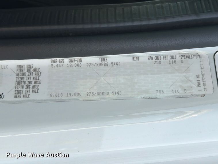image for item FB5016 2009 Freightliner Business Class M2 bus