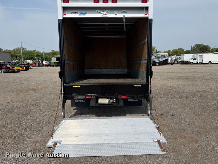 image for item FB5018 2002 GMC W4500 box truck