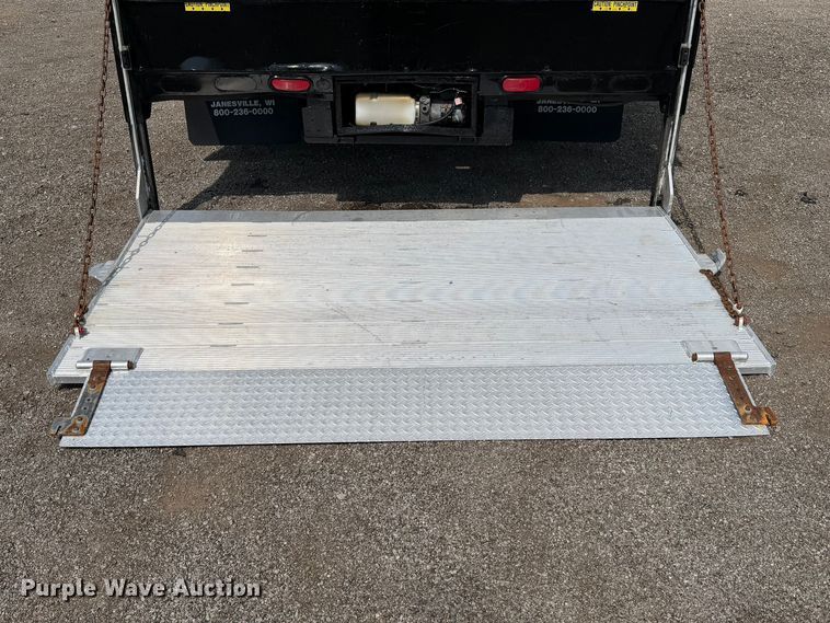 image for item FB5018 2002 GMC W4500 box truck