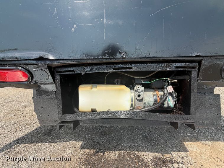 image for item FB5018 2002 GMC W4500 box truck