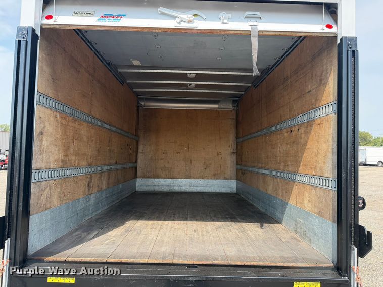image for item FB5018 2002 GMC W4500 box truck