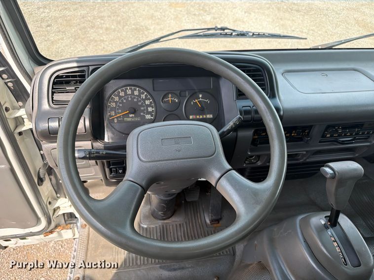 image for item FB5018 2002 GMC W4500 box truck