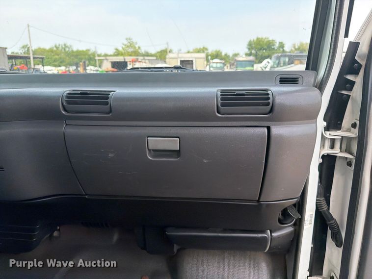 image for item FB5018 2002 GMC W4500 box truck