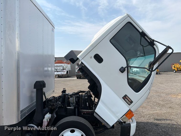 image for item FB5018 2002 GMC W4500 box truck