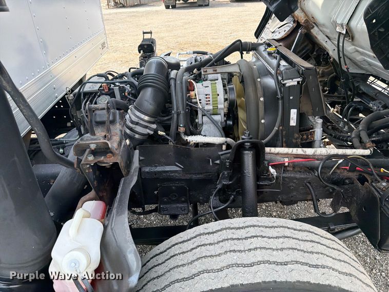 image for item FB5018 2002 GMC W4500 box truck