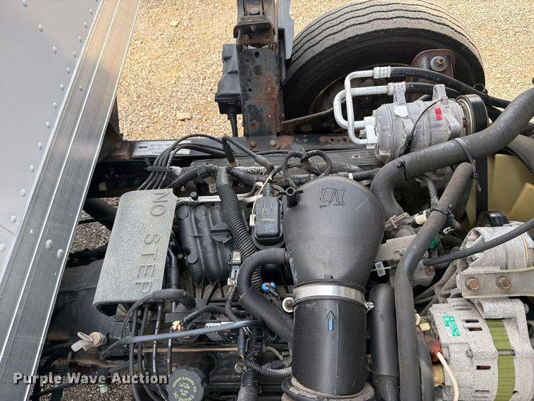image for item FB5018 2002 GMC W4500 box truck