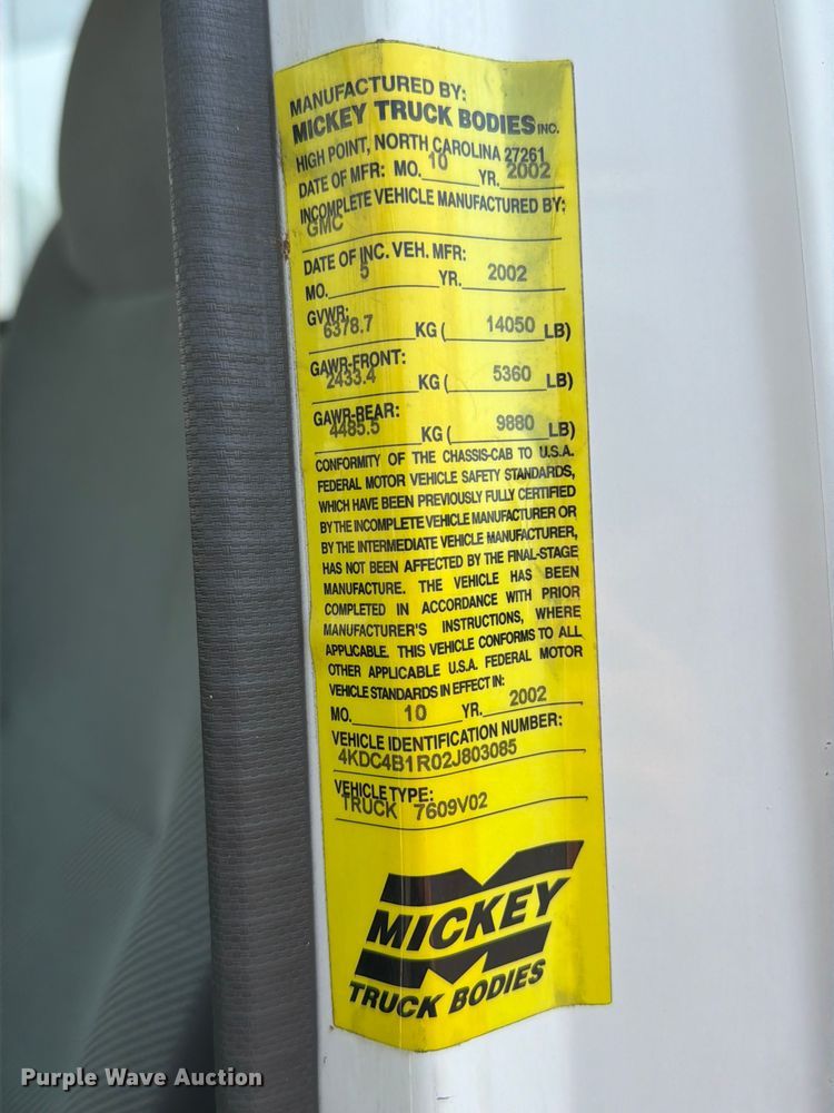 image for item FB5018 2002 GMC W4500 box truck