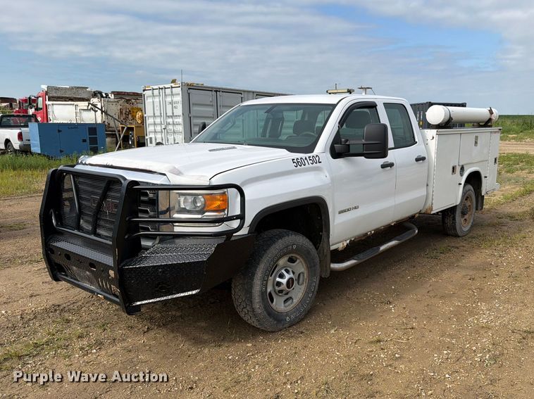 2015 GMC Sierra 2500HD Ext. Cab utility bed pickup truck