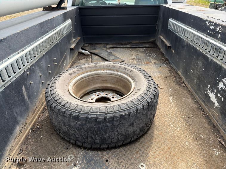 image for item FB5894 2015 GMC Sierra 2500HD Ext. Cab utility bed pickup truck
