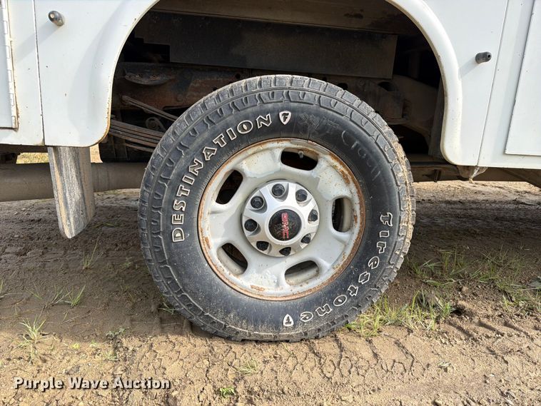 image for item FB5894 2015 GMC Sierra 2500HD Ext. Cab utility bed pickup truck