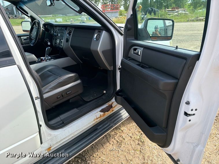 image for item FB5895 2011 Ford Expedition SUV