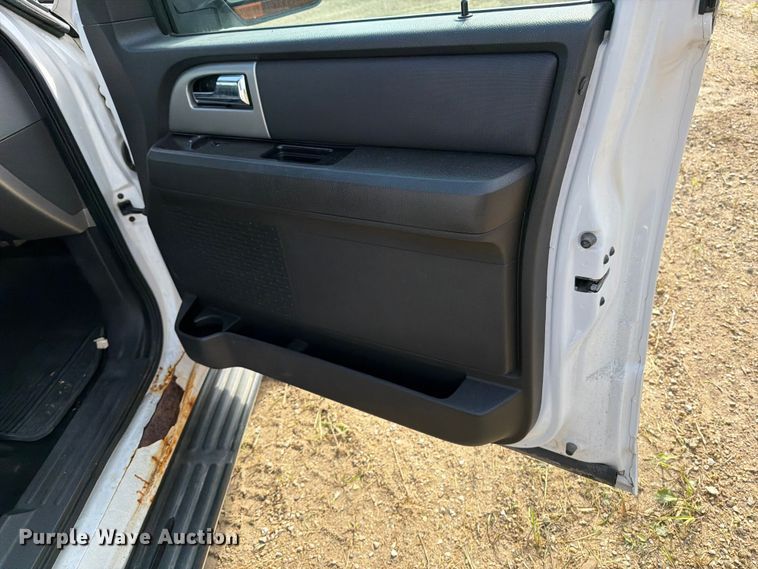 image for item FB5895 2011 Ford Expedition SUV