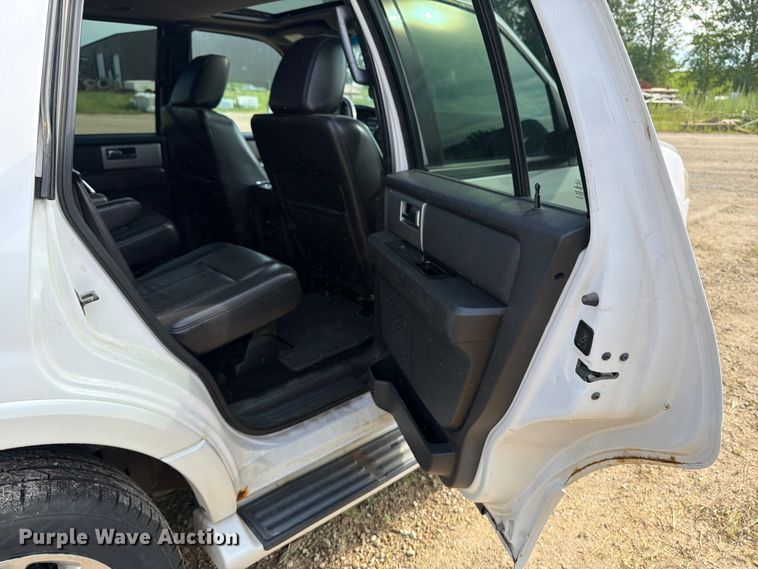 image for item FB5895 2011 Ford Expedition SUV