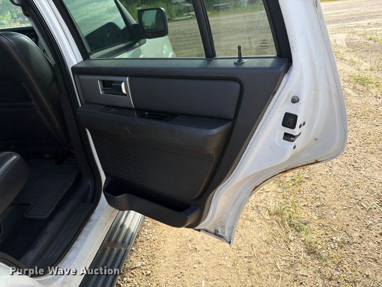 image for item FB5895 2011 Ford Expedition SUV