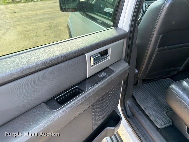 image for item FB5895 2011 Ford Expedition SUV