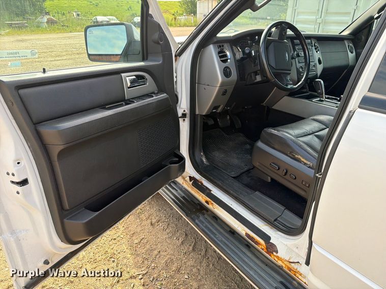 image for item FB5895 2011 Ford Expedition SUV