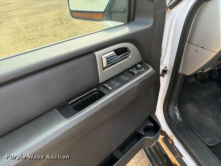 image for item FB5895 2011 Ford Expedition SUV