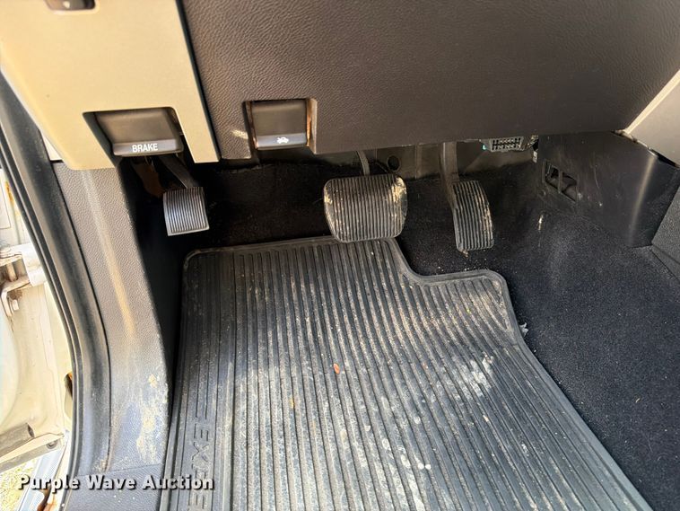 image for item FB5895 2011 Ford Expedition SUV