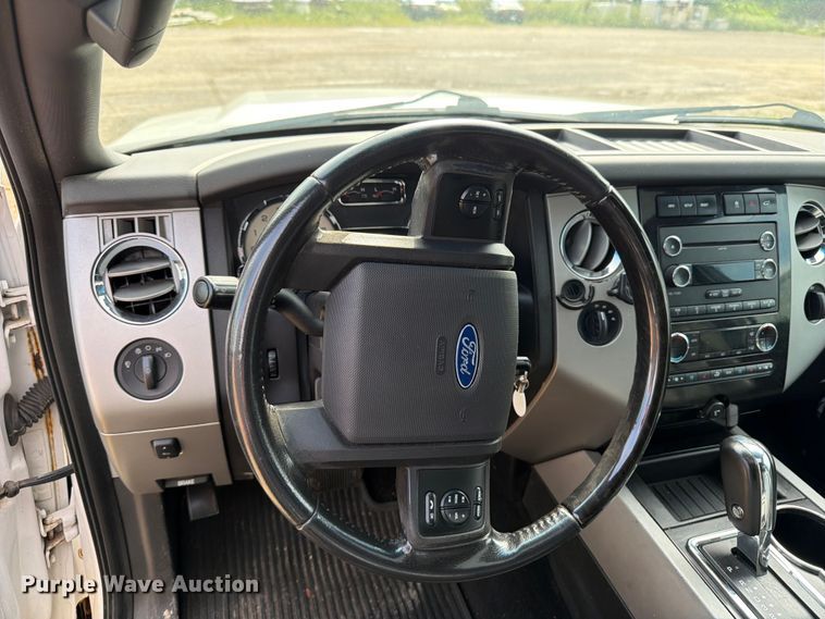 image for item FB5895 2011 Ford Expedition SUV