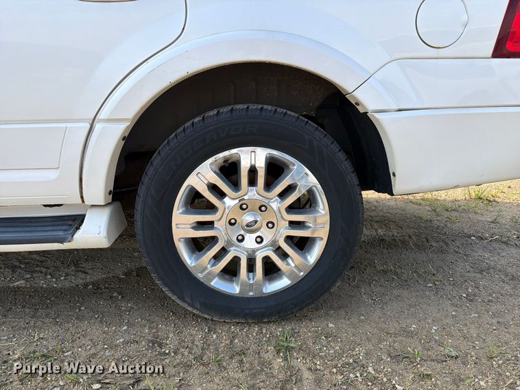image for item FB5895 2011 Ford Expedition SUV