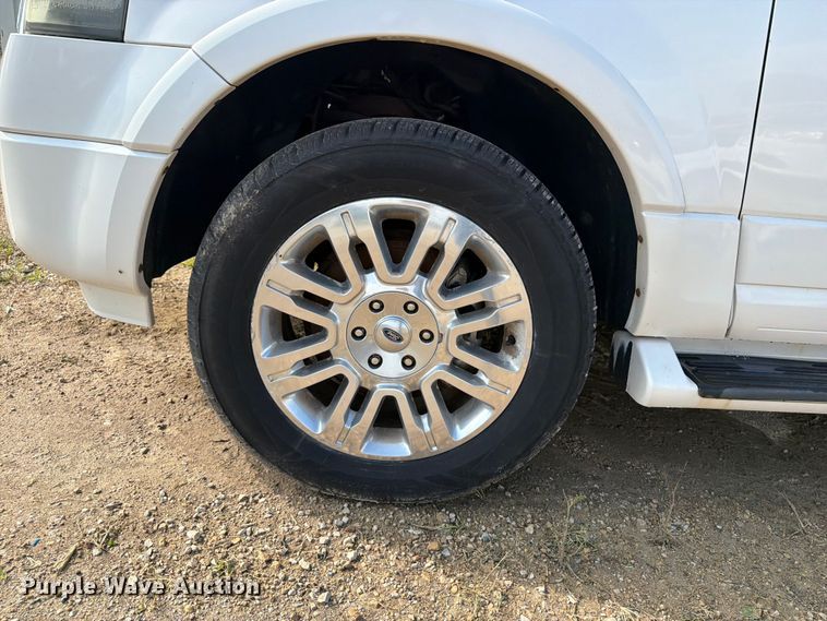 image for item FB5895 2011 Ford Expedition SUV