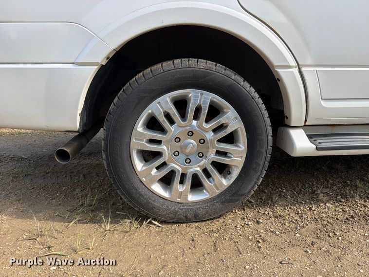 image for item FB5895 2011 Ford Expedition SUV