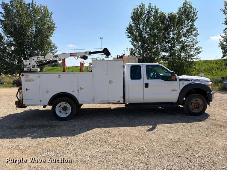 image for item FB5899 2016 Ford F550 Super Duty Ext. Cab utility / service truck