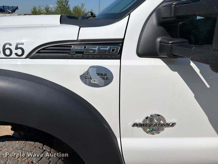 image for item FB5899 2016 Ford F550 Super Duty Ext. Cab utility / service truck