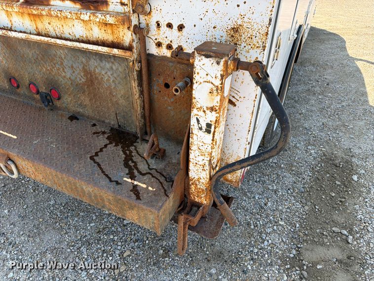 image for item FB5899 2016 Ford F550 Super Duty Ext. Cab utility / service truck