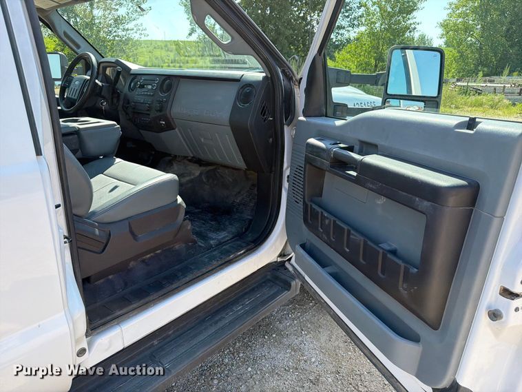 image for item FB5899 2016 Ford F550 Super Duty Ext. Cab utility / service truck