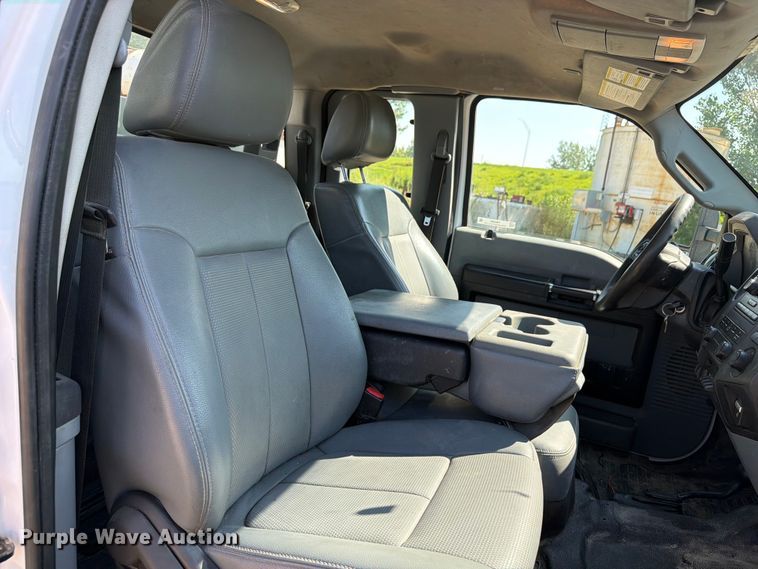 image for item FB5899 2016 Ford F550 Super Duty Ext. Cab utility / service truck