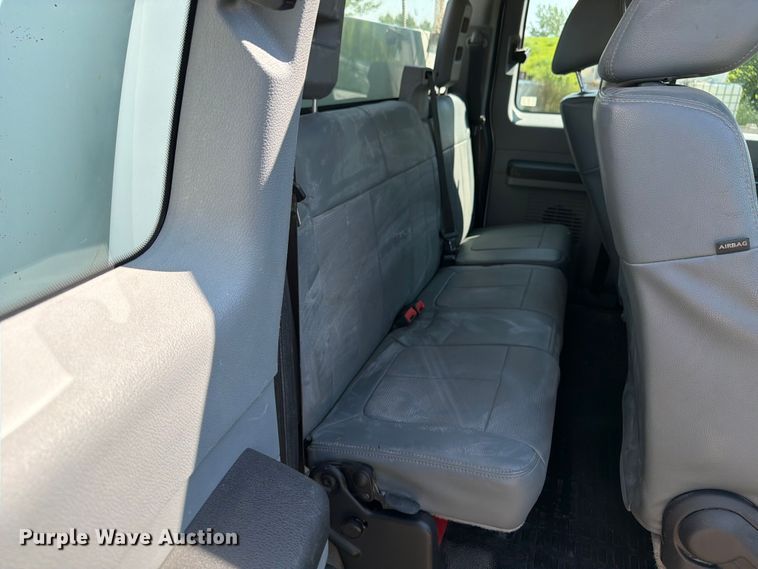 image for item FB5899 2016 Ford F550 Super Duty Ext. Cab utility / service truck