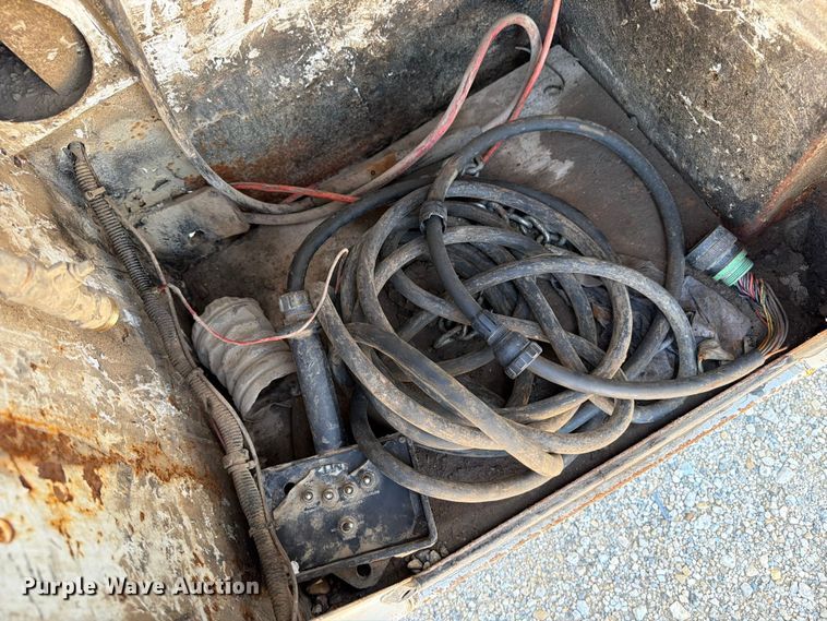 image for item FB5899 2016 Ford F550 Super Duty Ext. Cab utility / service truck
