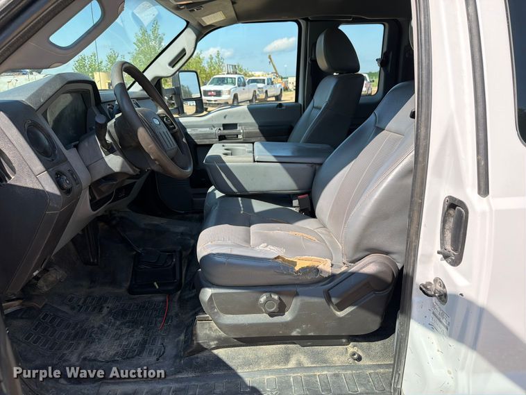 image for item FB5899 2016 Ford F550 Super Duty Ext. Cab utility / service truck