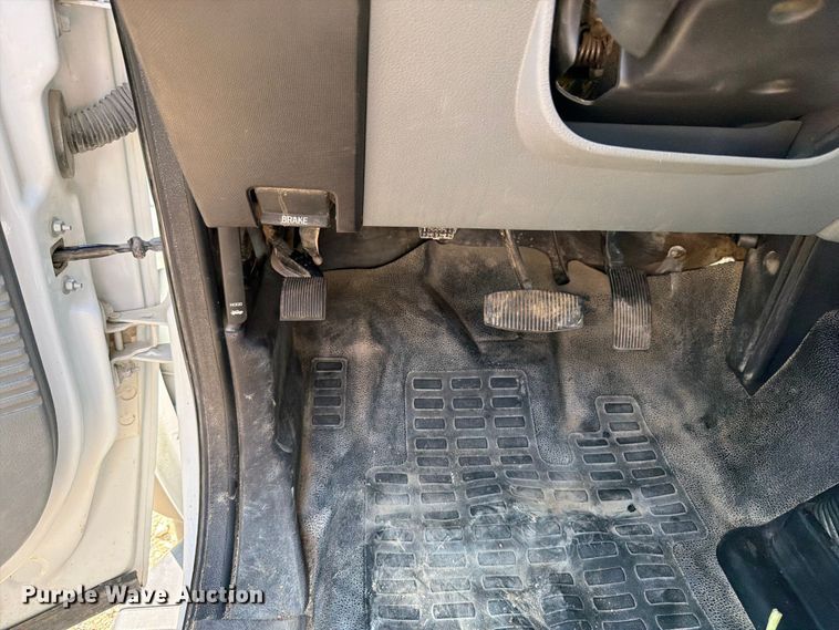 image for item FB5899 2016 Ford F550 Super Duty Ext. Cab utility / service truck