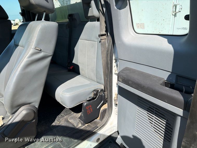 image for item FB5899 2016 Ford F550 Super Duty Ext. Cab utility / service truck