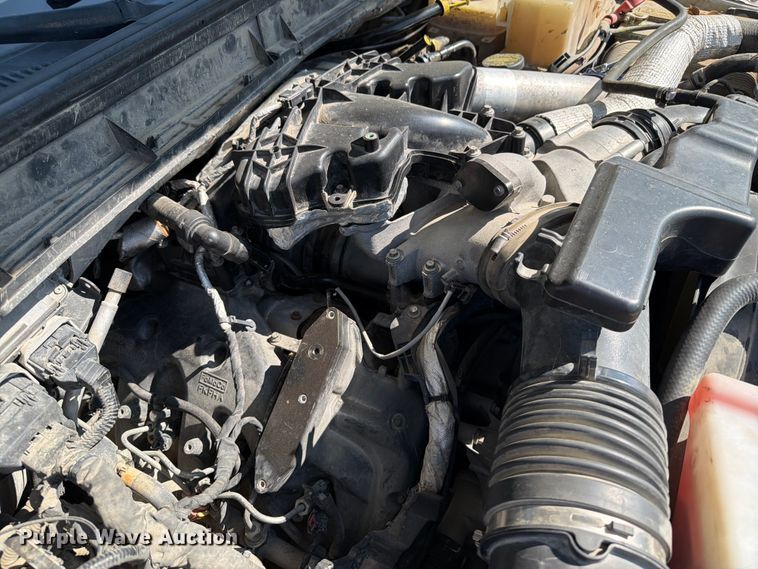image for item FB5899 2016 Ford F550 Super Duty Ext. Cab utility / service truck