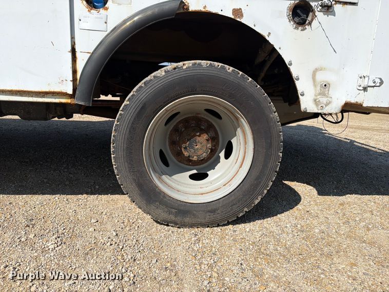 image for item FB5899 2016 Ford F550 Super Duty Ext. Cab utility / service truck