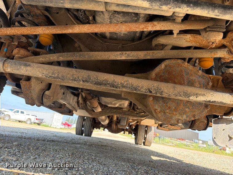 image for item FB5899 2016 Ford F550 Super Duty Ext. Cab utility / service truck