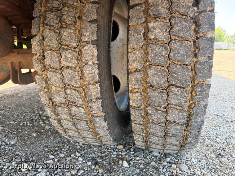 image for item FB5899 2016 Ford F550 Super Duty Ext. Cab utility / service truck