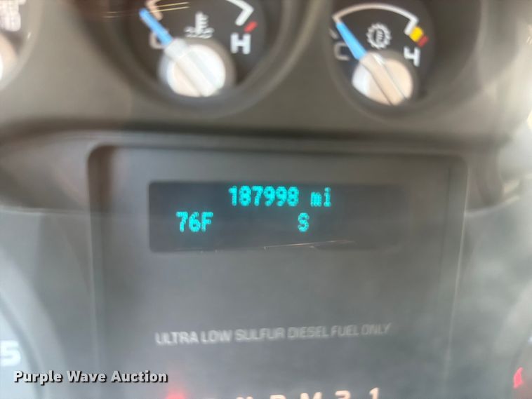 image for item FB5899 2016 Ford F550 Super Duty Ext. Cab utility / service truck