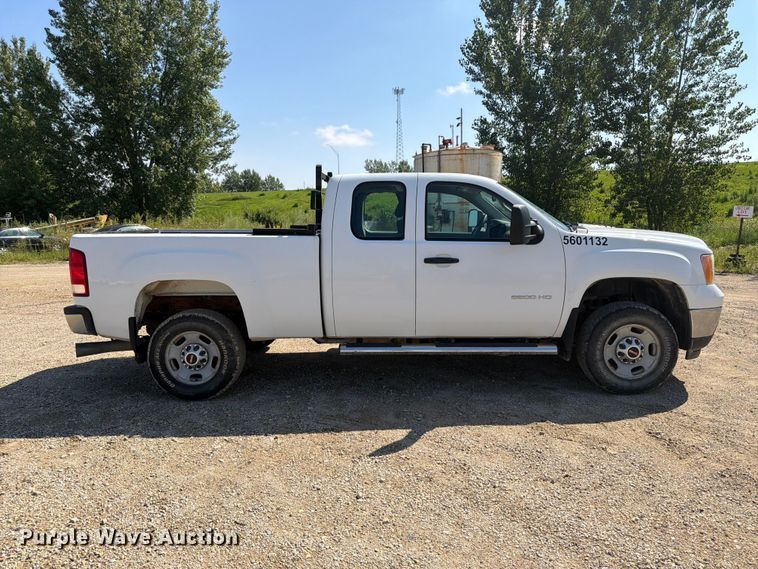 image for item FB5900 2011 GMC Sierra 2500HD Ext. Cab pickup truck