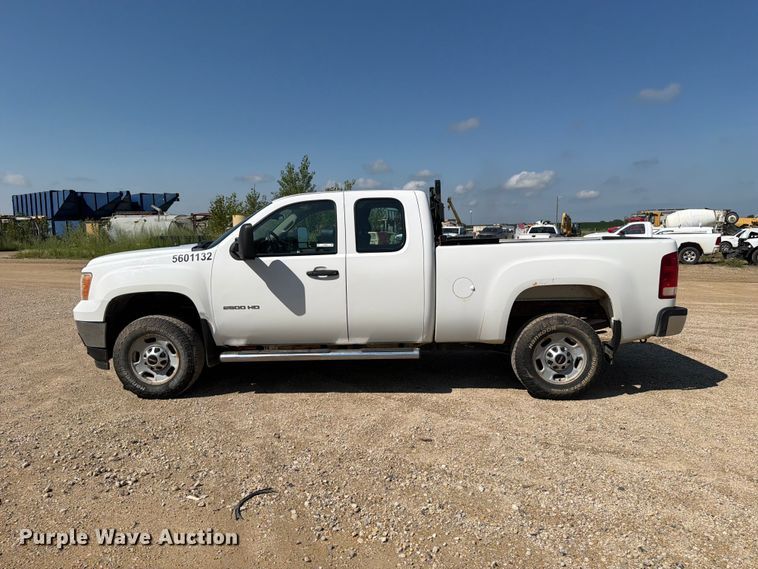 image for item FB5900 2011 GMC Sierra 2500HD Ext. Cab pickup truck