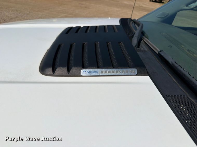 image for item FB5900 2011 GMC Sierra 2500HD Ext. Cab pickup truck