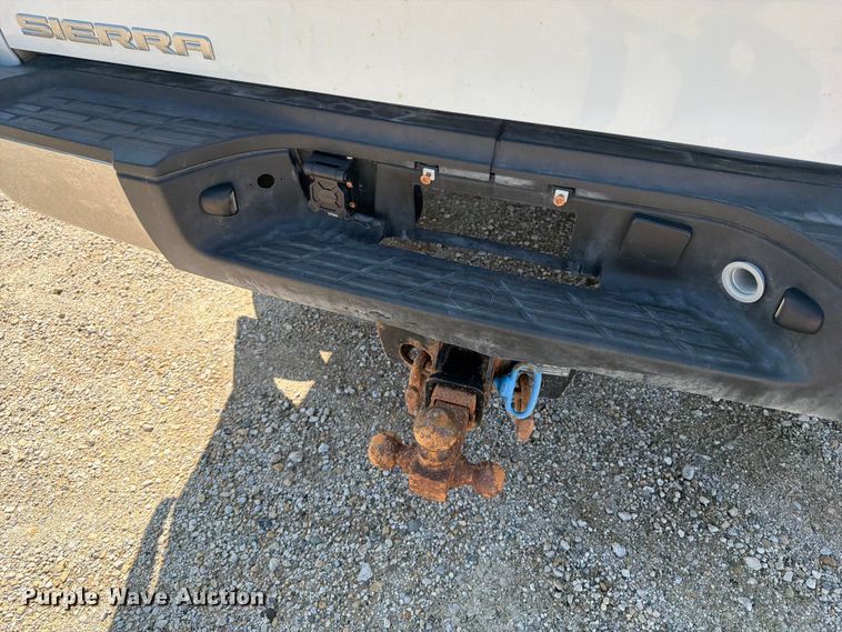 image for item FB5900 2011 GMC Sierra 2500HD Ext. Cab pickup truck